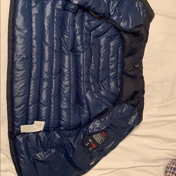 Abercrombie and Fitch down series vest - Picture 4 of 6